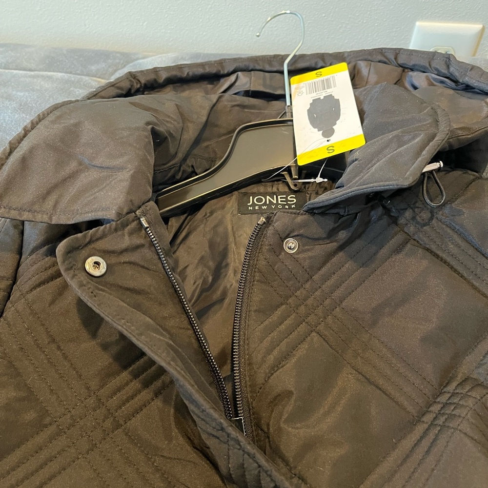NWT Jones New York Women's Belted Quilt Jacket, Black, Small - Picture 10 of 11